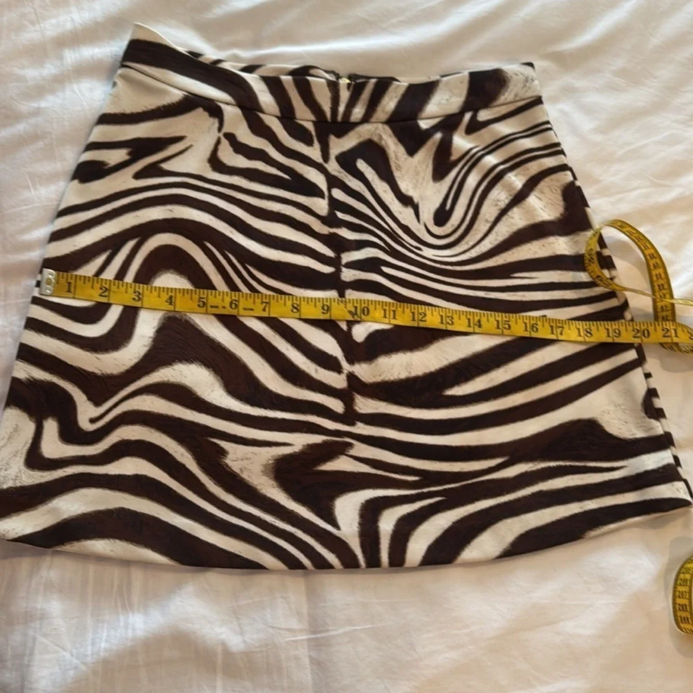 Michael Kors 🔥sale🔥brown and cream and black animal print skirt